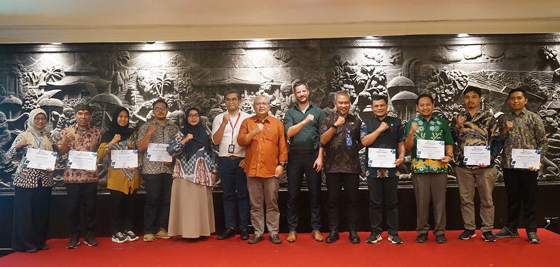 WE Indonesia_Group Photo with best participants