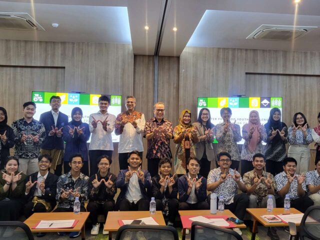 Group Photo during the Final Pitching